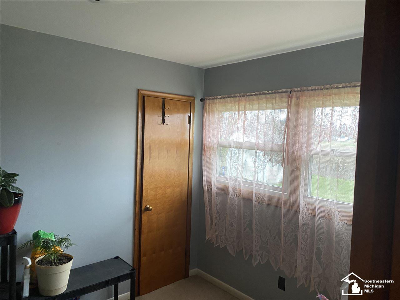 1053 West Morocco Road Temperance, MI 48182 - Photo 5 of 21