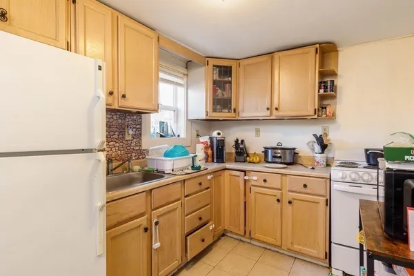 $550,000 | 185 Park Street, Gardner, MA 01440