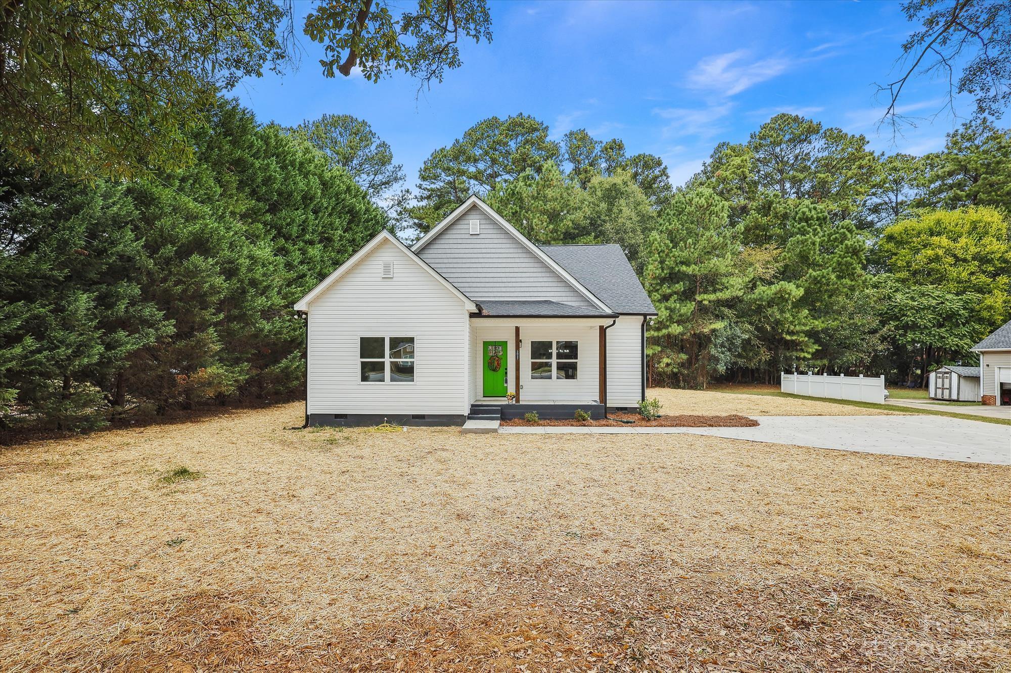2027 India Hook Road Rock Hill, SC 29732 - Photo 3 of 36 Gallery Image 3