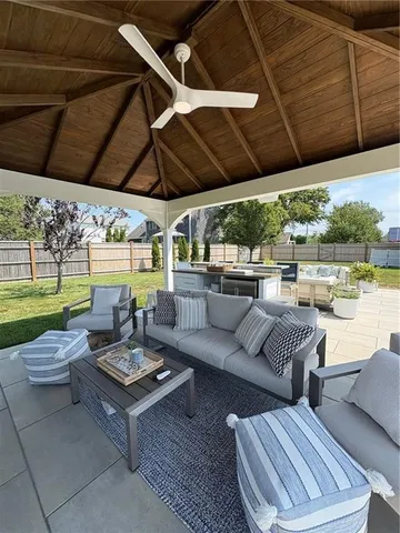 $3,250 | 163 Morrison Avenue, Middletown, RI 02842