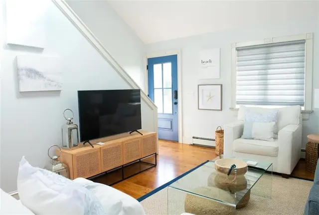 $3,250 | 163 Morrison Avenue, Middletown, RI 02842