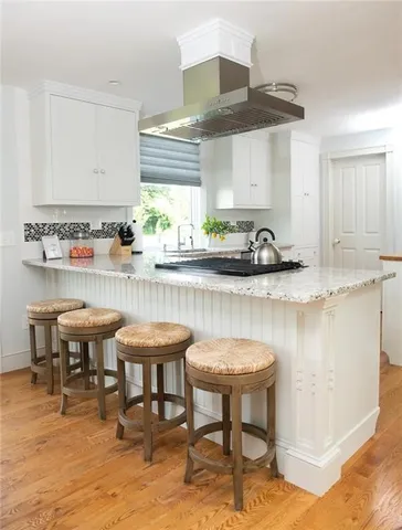 $3,250 | 163 Morrison Avenue, Middletown, RI 02842