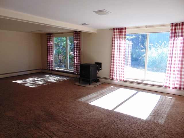 810 Snake Hill Road Burrillville, RI 02830 - Photo 9 of 40