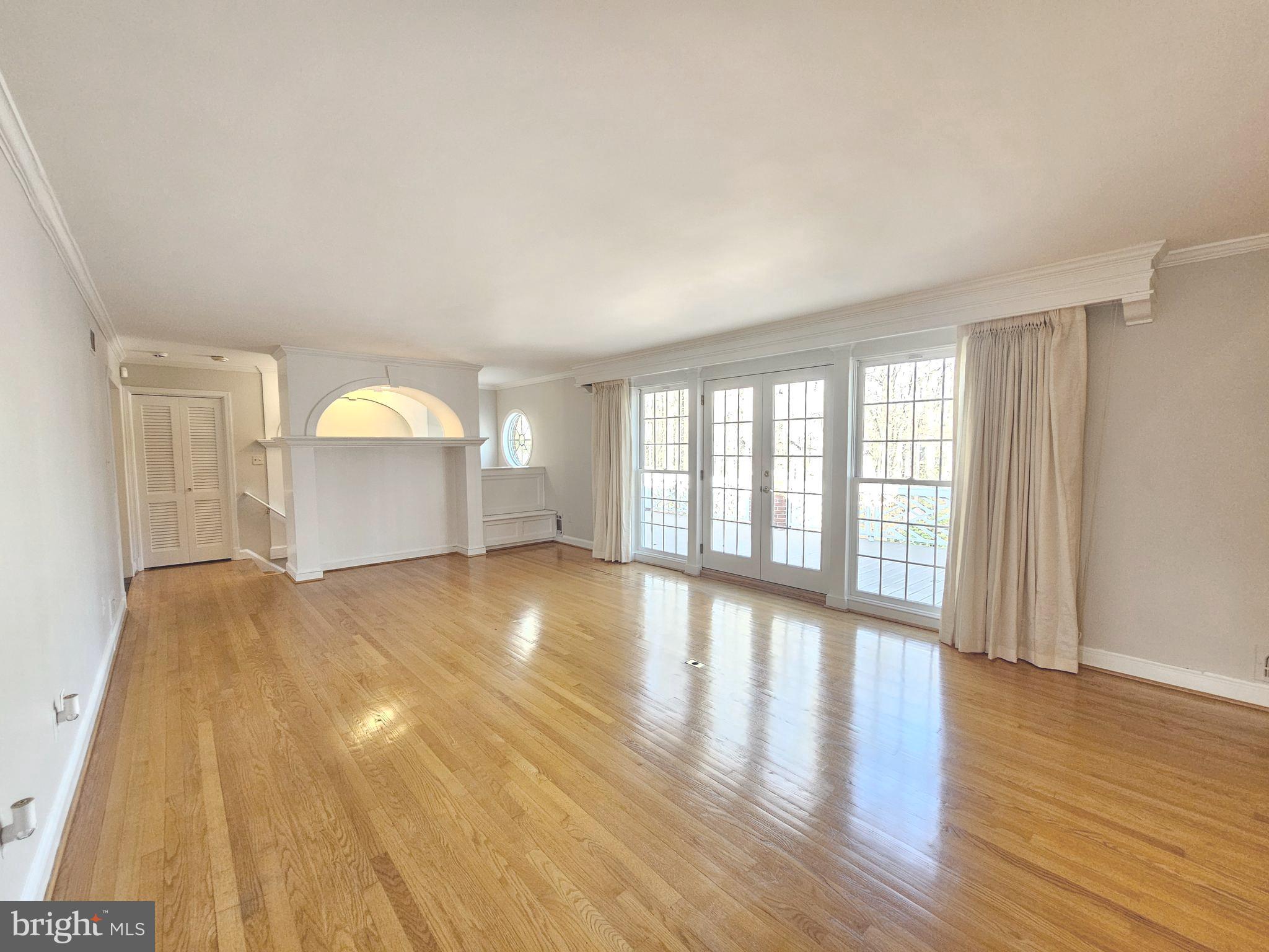851 Canal Drive McLean, VA 22102 - Photo 18 of 50 a view of empty room with wooden floor and fan