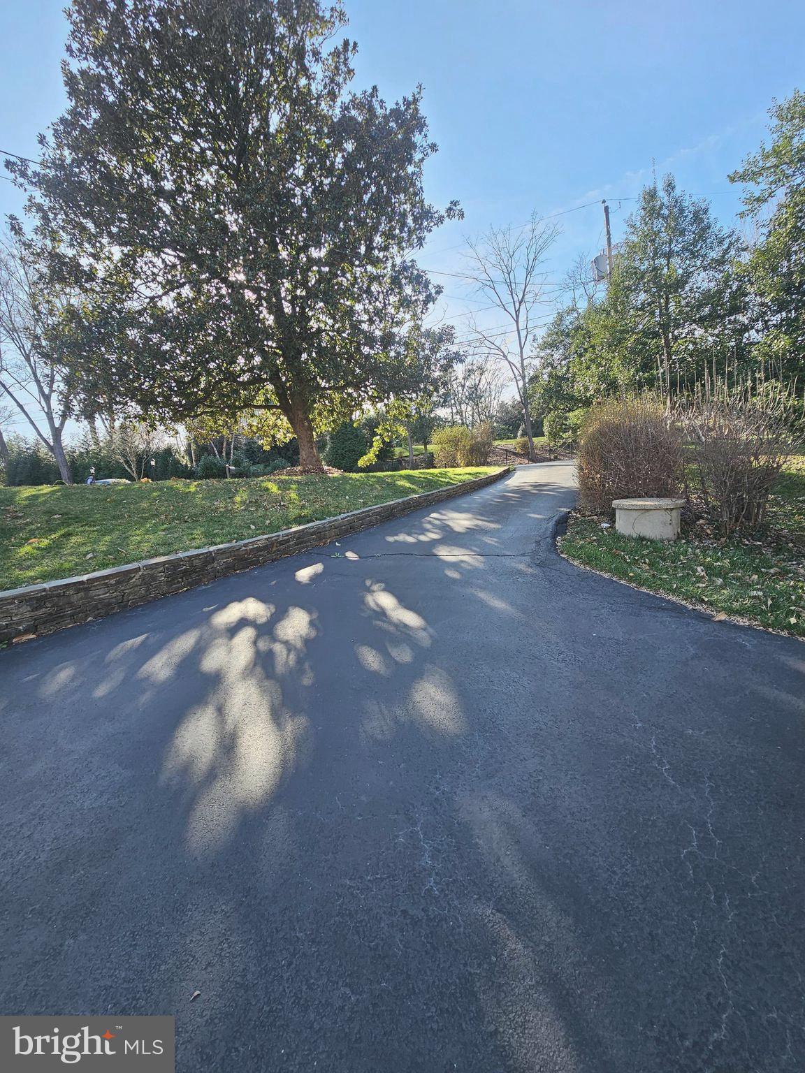 851 Canal Drive McLean, VA 22102 - Photo 36 of 50 DRIVE WAY