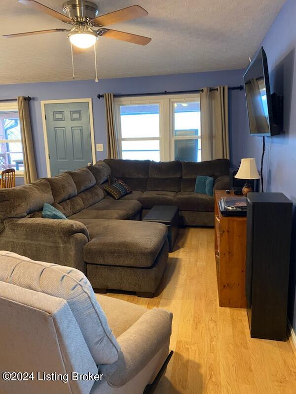 1708 Riverside Drive Prospect, KY 40059 - Photo 22 of 36 TV Stays
