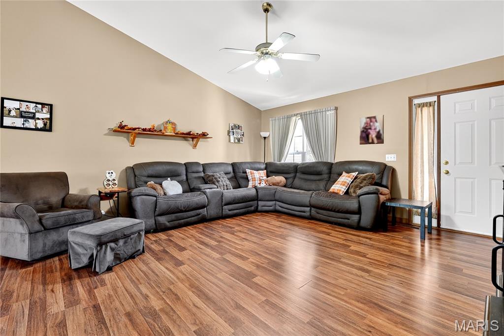 246 Ridgeway Drive Union, MO 63084 - Photo 4 of 28