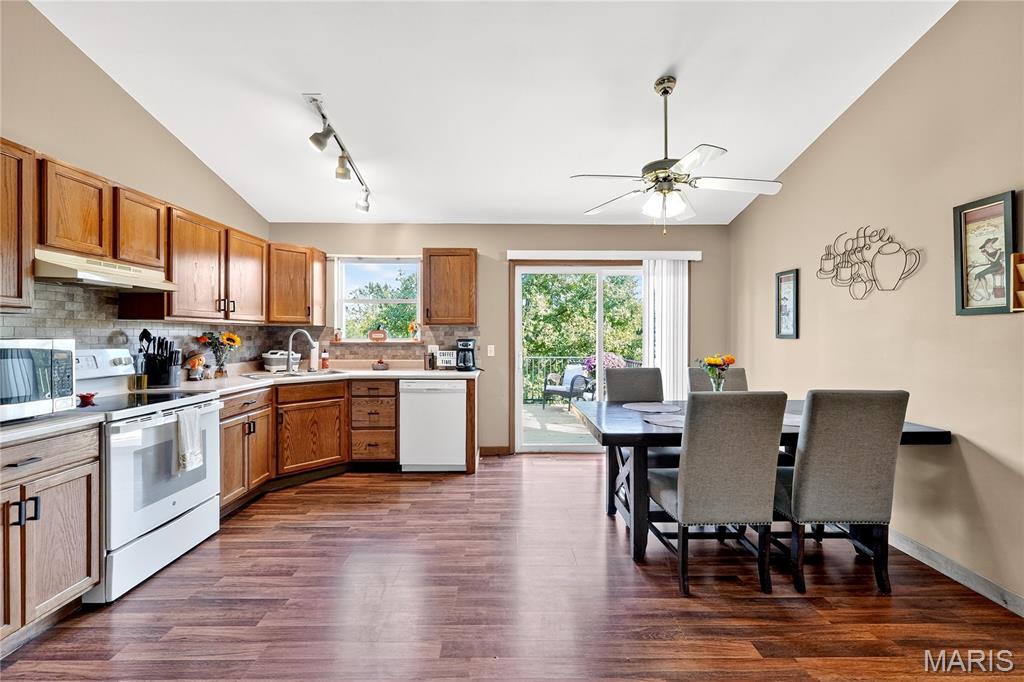 246 Ridgeway Drive Union, MO 63084 - Photo 9 of 28