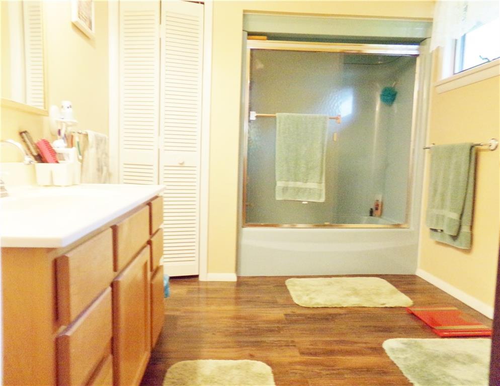 111 Cherry Valley Road Saxonburg, PA 16056 - Photo 15 of 20 Upper Bathroom