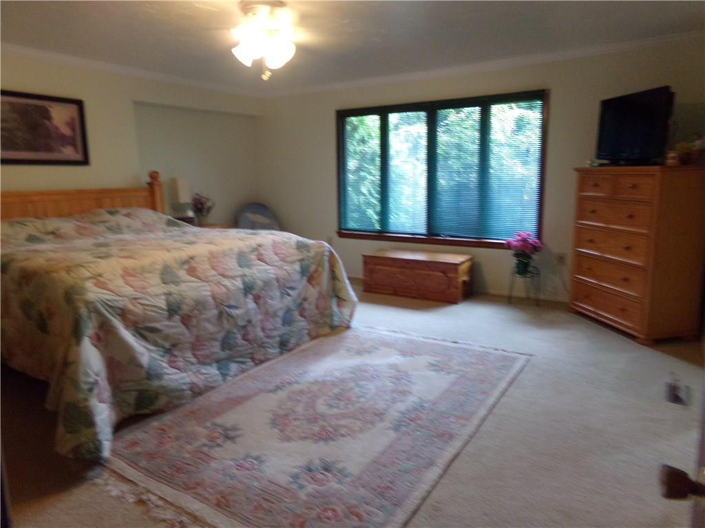 111 Cherry Valley Road Saxonburg, PA 16056 - Photo 16 of 20 Very large Master