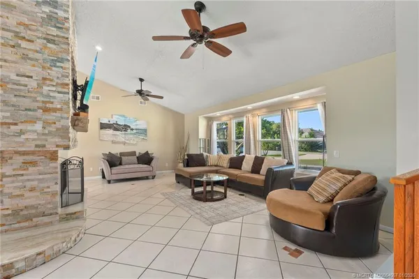 $950,000 | 4599 Southeast Halston Court, Stuart, FL 34997