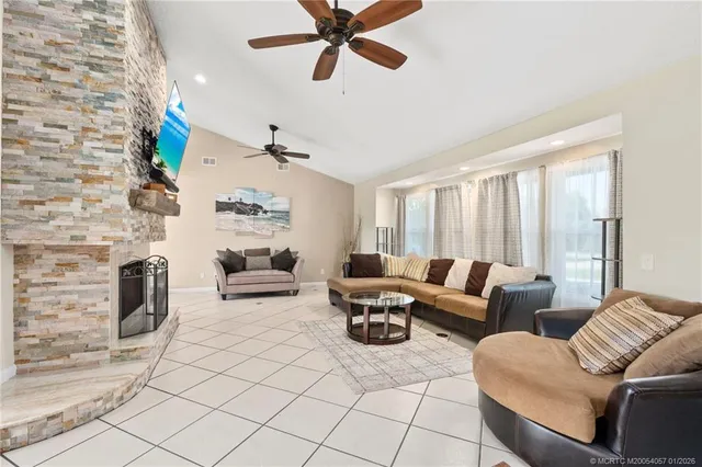 $950,000 | 4599 Southeast Halston Court, Stuart, FL 34997