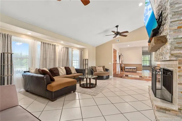 $950,000 | 4599 Southeast Halston Court, Stuart, FL 34997