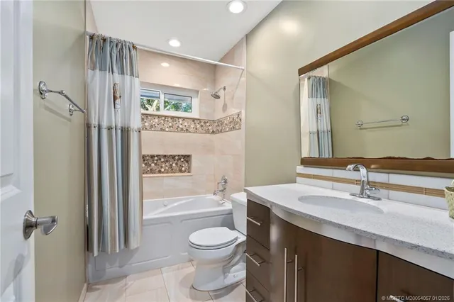 $950,000 | 4599 Southeast Halston Court, Stuart, FL 34997