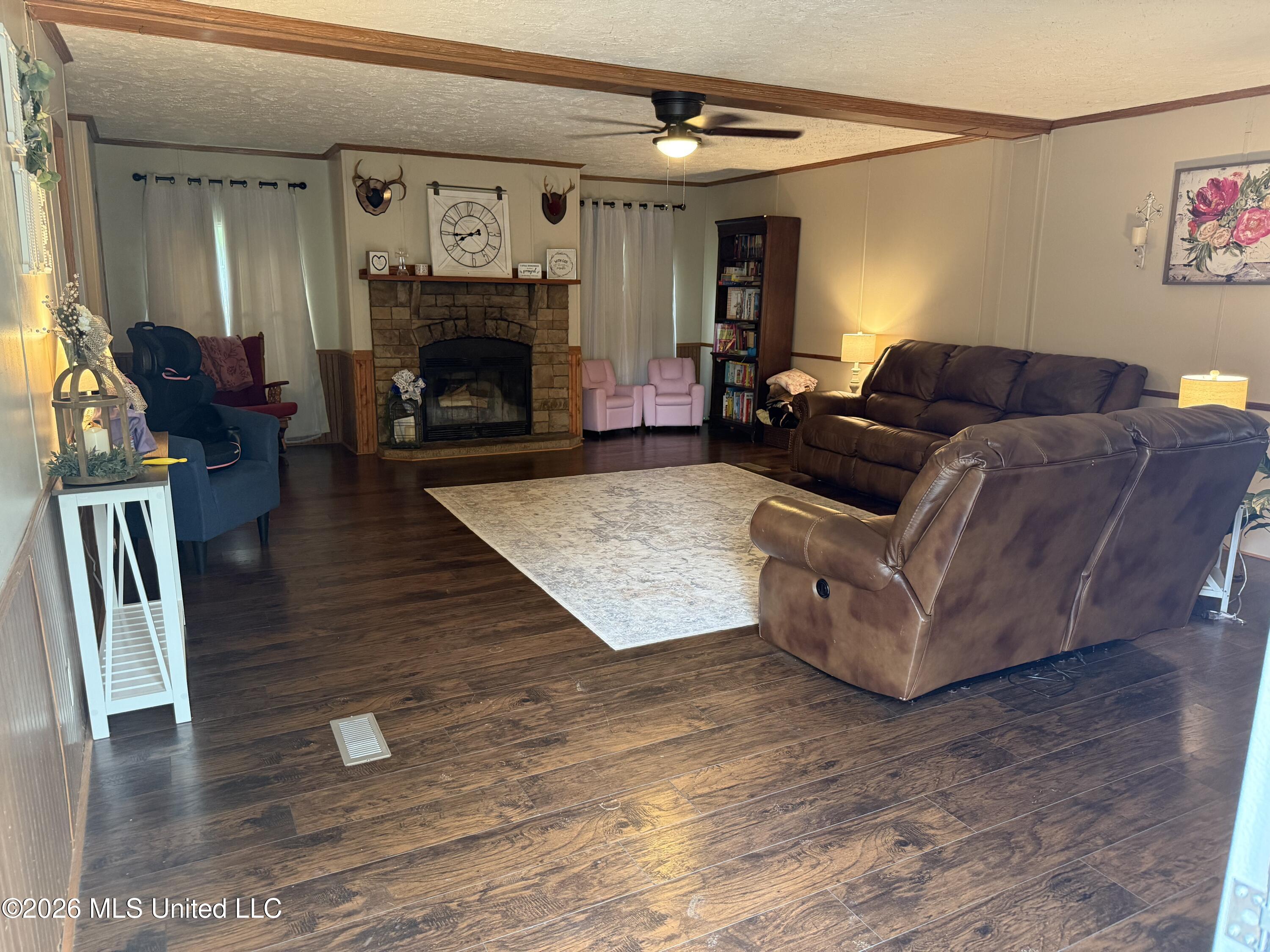 808 West McHenry Road McHenry, MS 39561 - Photo 4 of 32 Living Room Horizonal