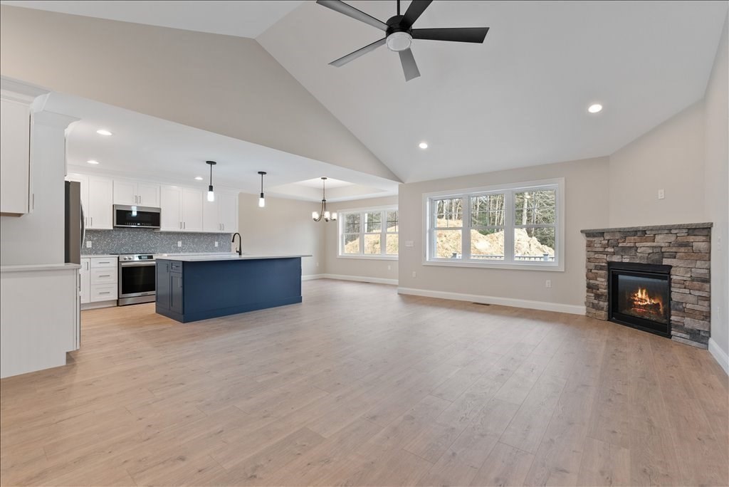 19 Nicols Way, Unit 19 Easthampton, MA 01027 - Photo 2 of 40