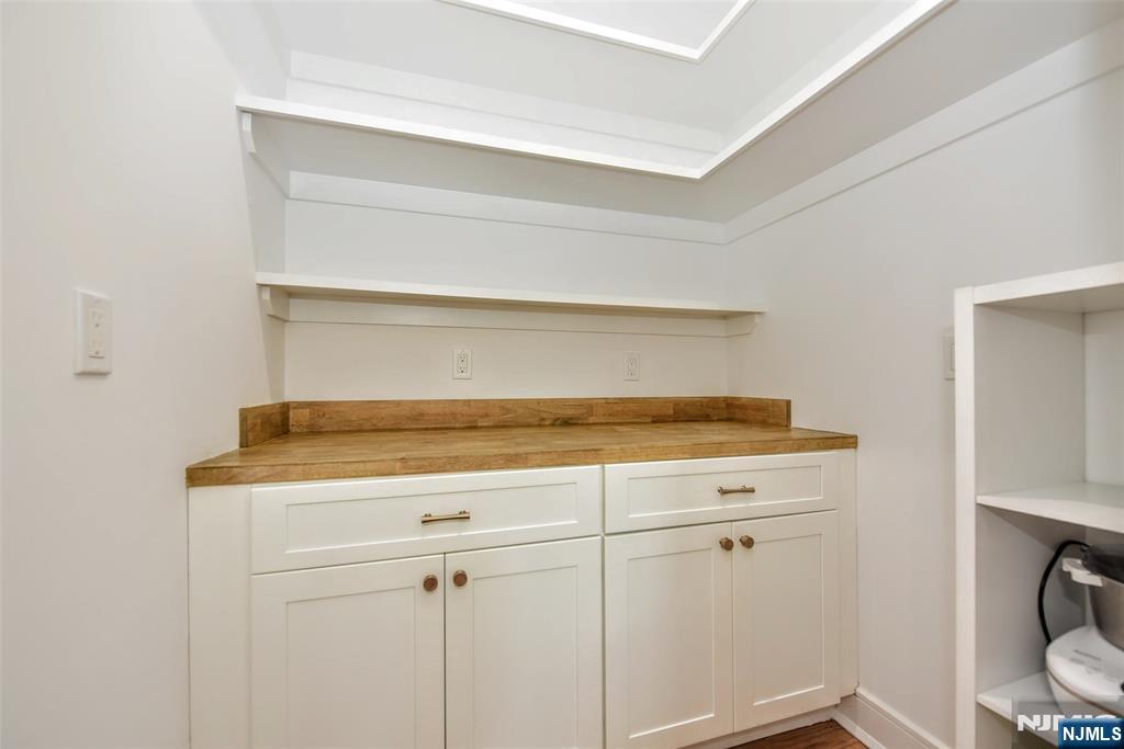 515 Hobart Road Paramus, NJ 07652 - Photo 14 of 44 Gallery Image 14