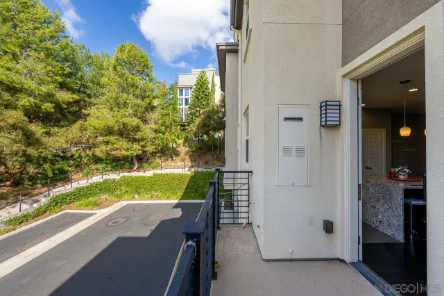 $949,000 | 7810 Inception Way, San Diego, CA 92108