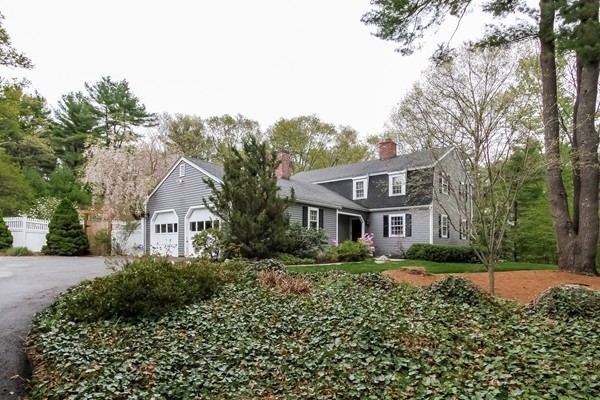 73 Berry Circle Hamilton, MA 01982 - Photo 1 of 29 Gallery Image 1