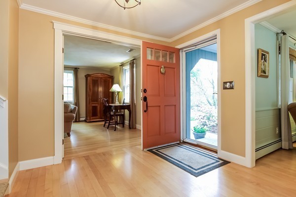 73 Berry Circle Hamilton, MA 01982 - Photo 3 of 29 Gallery Image 3