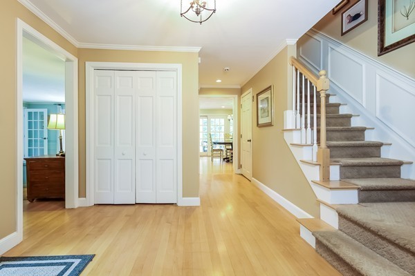 73 Berry Circle Hamilton, MA 01982 - Photo 4 of 29 Gallery Image 4