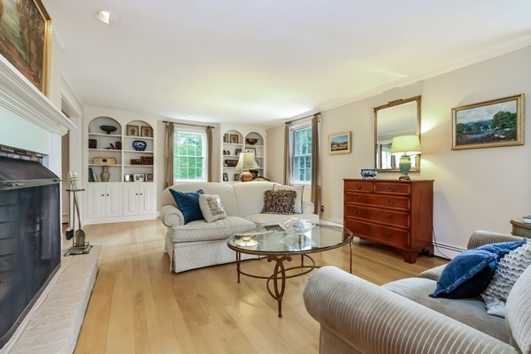 73 Berry Circle Hamilton, MA 01982 - Photo 5 of 29 Gallery Image 5