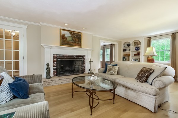 73 Berry Circle Hamilton, MA 01982 - Photo 6 of 29 Gallery Image 6