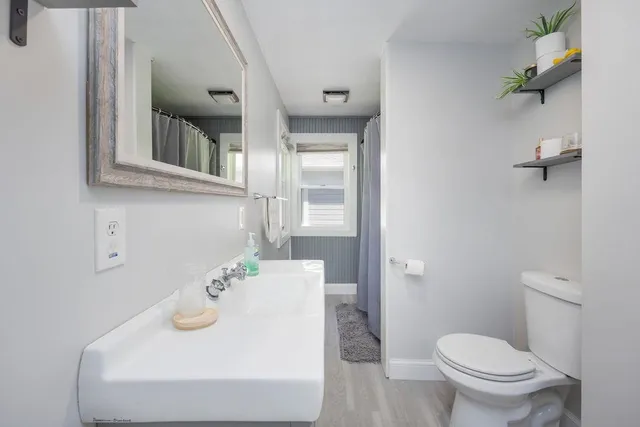 $299,000 | 3765 Highway 5, Fairlee, VT 05033