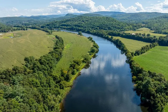 $299,000 | 3765 Highway 5, Fairlee, VT 05033