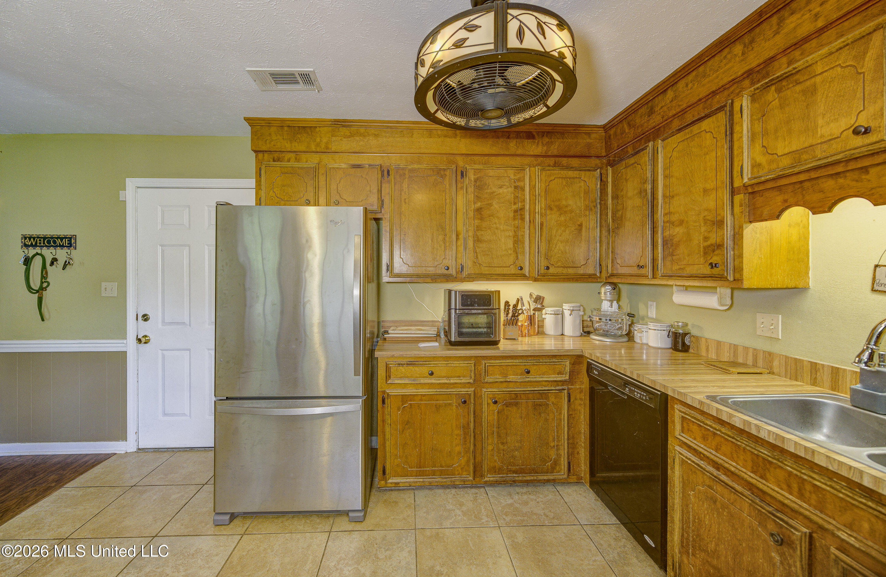 103 Erin Cove Clinton, MS 39056 - Photo 5 of 39 06 Kitchen 3