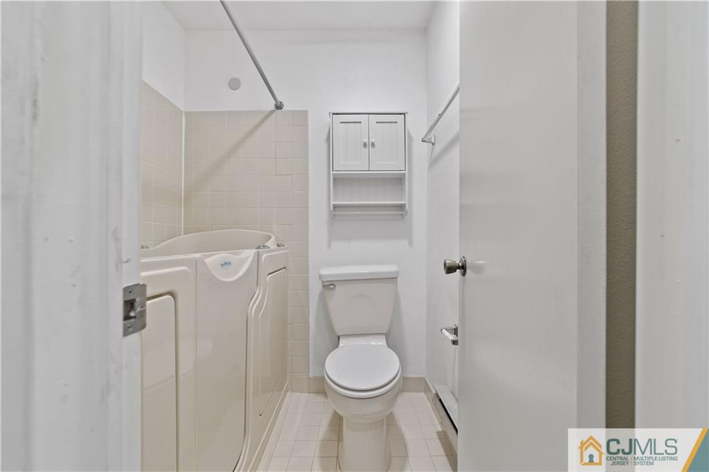 813 Deal Road, Unit A Monroe Township, NJ 08831 - Photo 5 of 25 Gallery Image 5