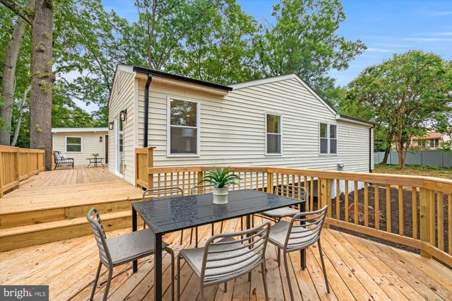 $1,195,000 | 2408 William And Mary Drive, Alexandria, VA 22308