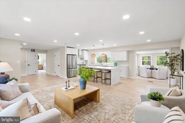 $1,195,000 | 2408 William And Mary Drive, Alexandria, VA 22308