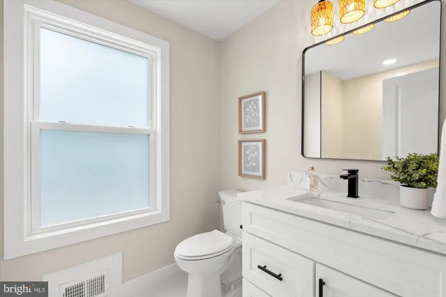 $1,195,000 | 2408 William And Mary Drive, Alexandria, VA 22308