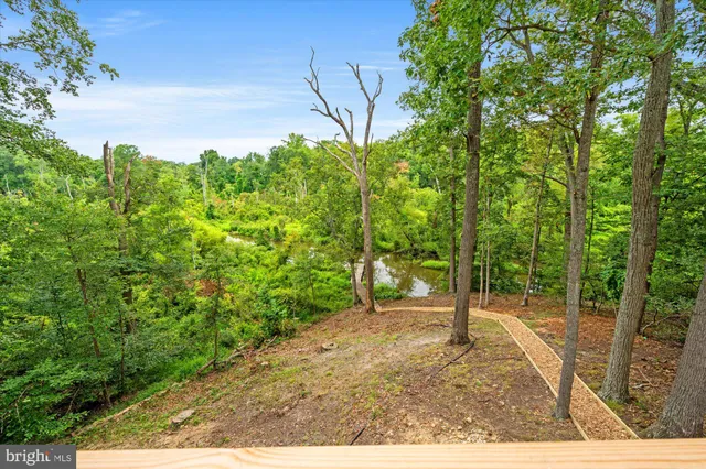 $1,195,000 | 2408 William And Mary Drive, Alexandria, VA 22308