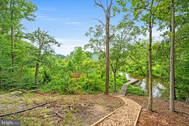 $1,195,000 | 2408 William And Mary Drive, Alexandria, VA 22308