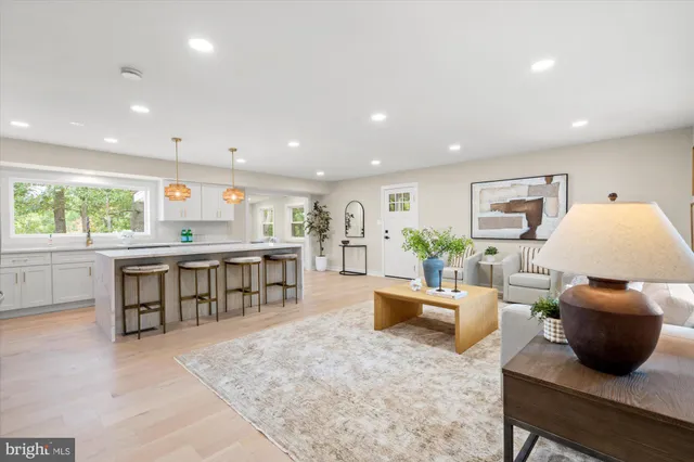 $1,195,000 | 2408 William And Mary Drive, Alexandria, VA 22308