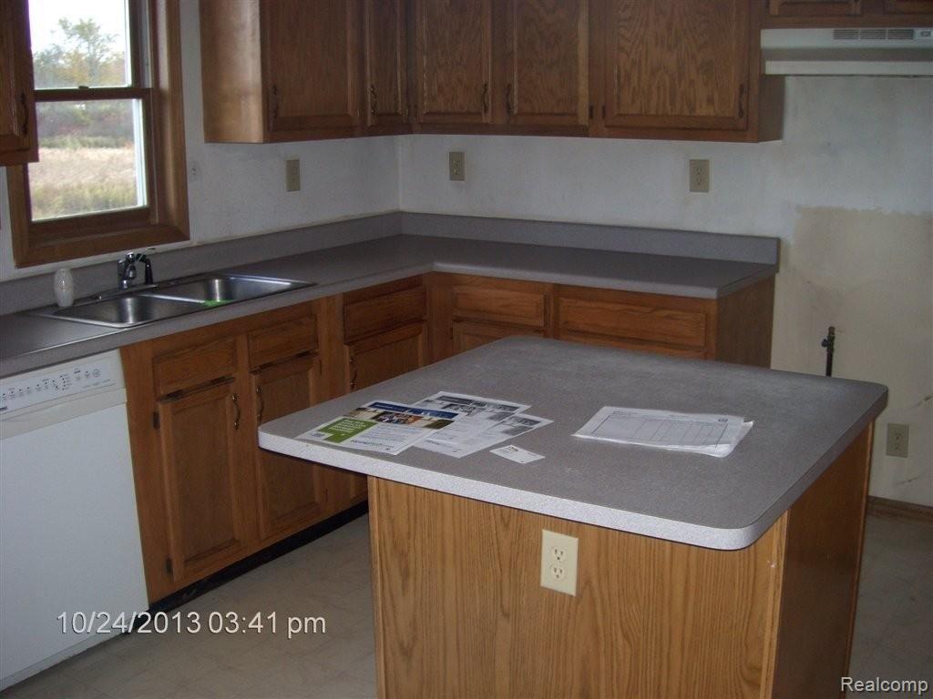 5766 Fargo Road Avoca, MI 48006 - Photo 2 of 11 HPIM7014.JPG