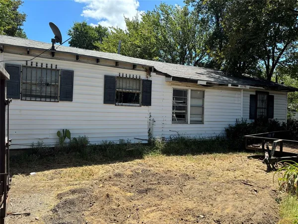 $130,000 | 918 Local Vista Drive, Dallas, TX 75217