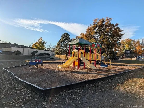 $1,495 | 140 East Highline Circle, Unit 105, Centennial, CO 80122