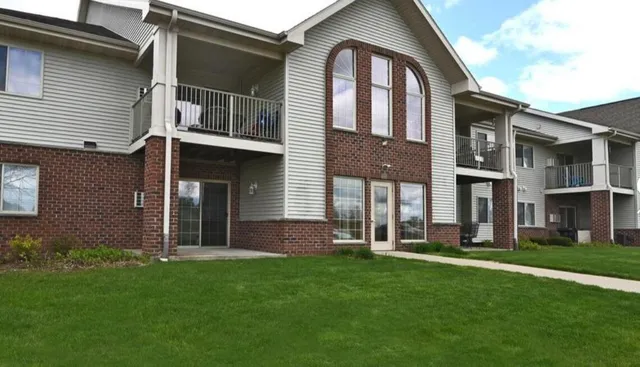 $169,500 | W1060 Marietta Avenue, Unit 112, Ixonia, WI 53036