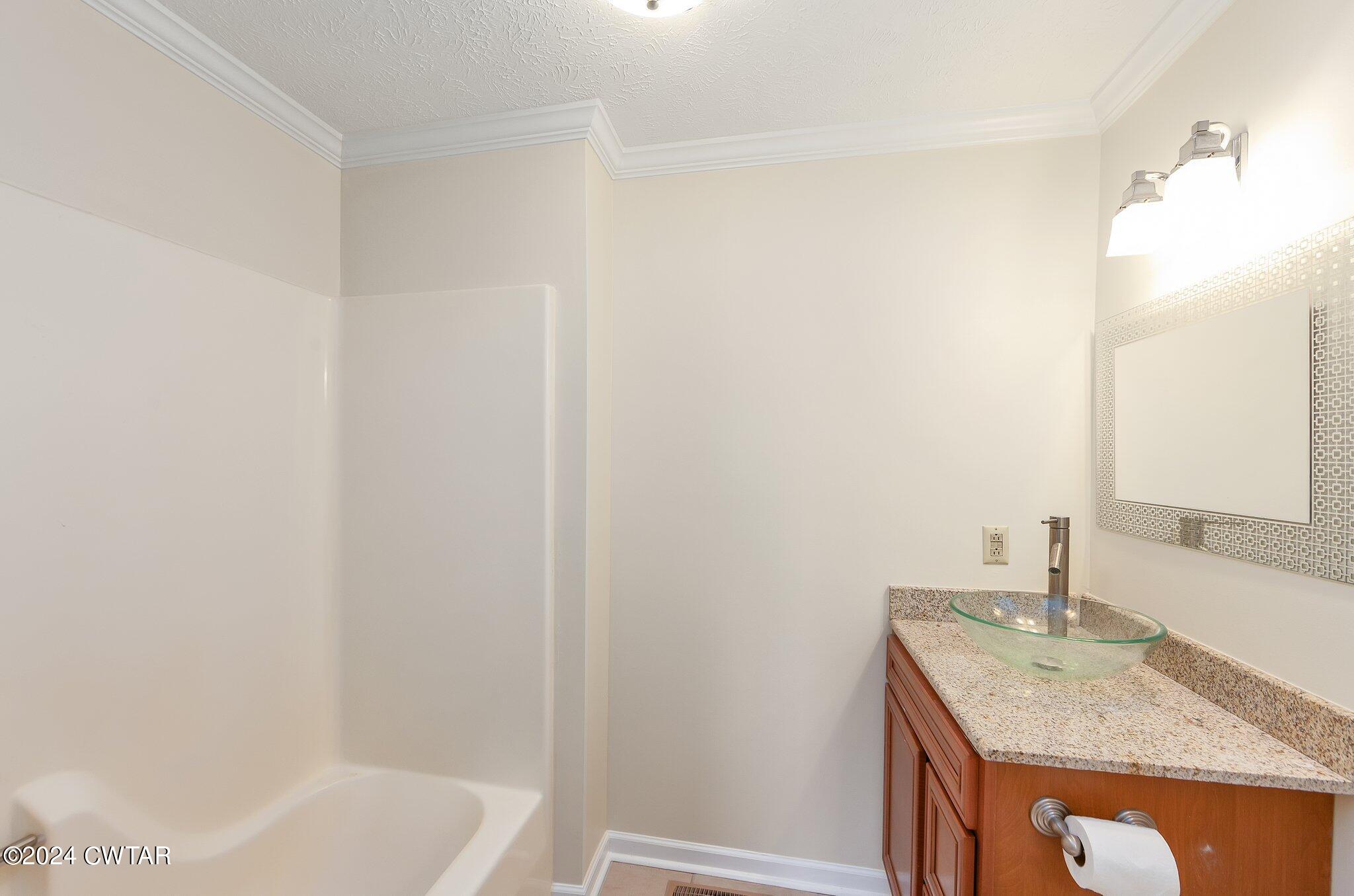351 Friendship Road Brownsville, TN 38012 - Photo 20 of 33 351 Friendship bath2
