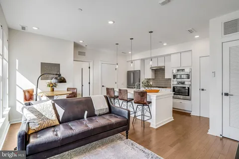 $550,000 | 300 8th Street Northeast, Unit 404, Washington, DC 20002