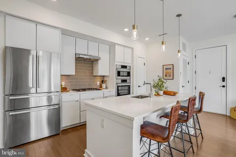 $550,000 | 300 8th Street Northeast, Unit 404, Washington, DC 20002