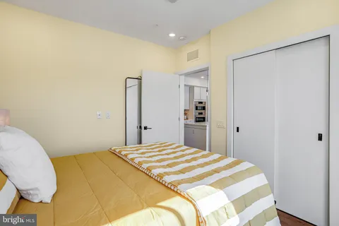 $550,000 | 300 8th Street Northeast, Unit 404, Washington, DC 20002