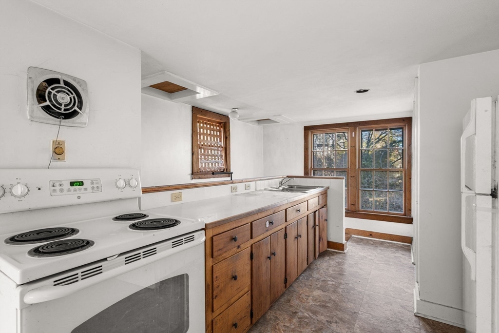 7 Mechanic Court Marblehead, MA 01945 - Photo 17 of 33