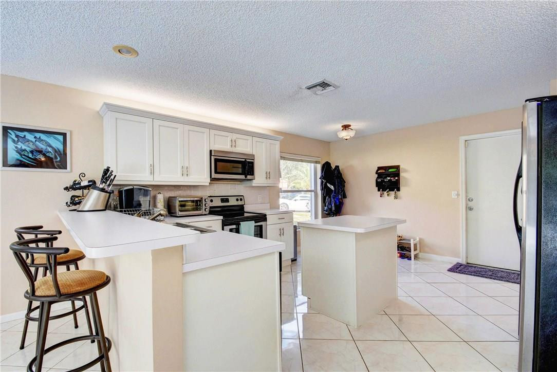 136 West Lee Road Delray Beach, FL 33445 - Photo 20 of 61 Photo 20