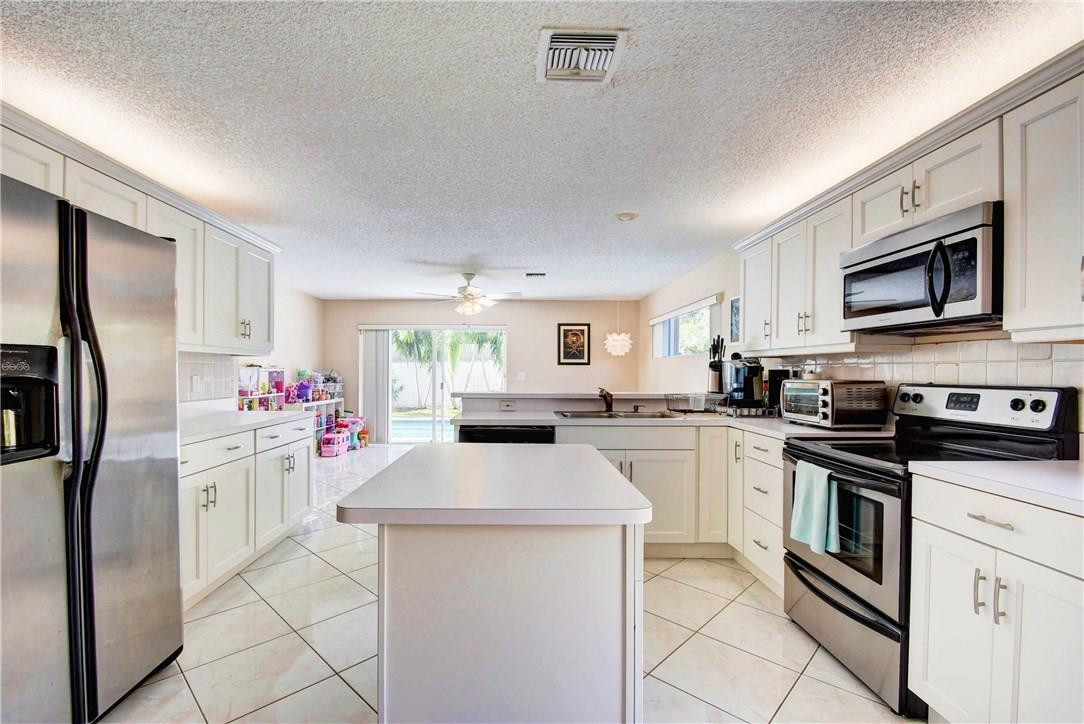 136 West Lee Road Delray Beach, FL 33445 - Photo 5 of 61 Photo 5