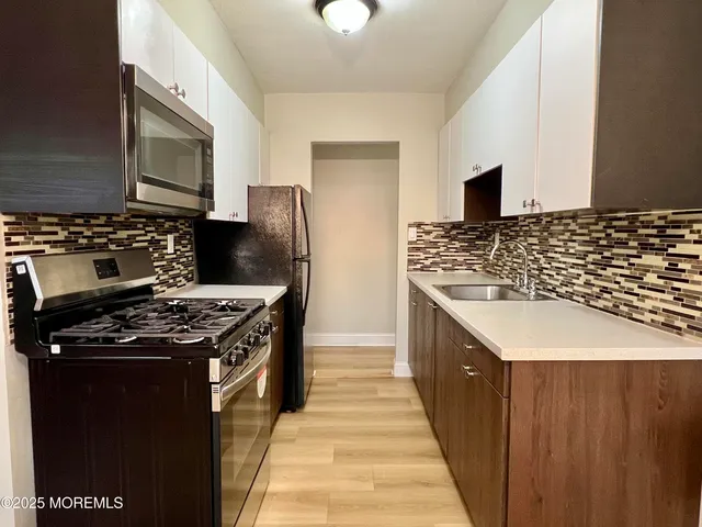 $1,900 | 12 Manchester Court, Unit H, Freehold, NJ 07728