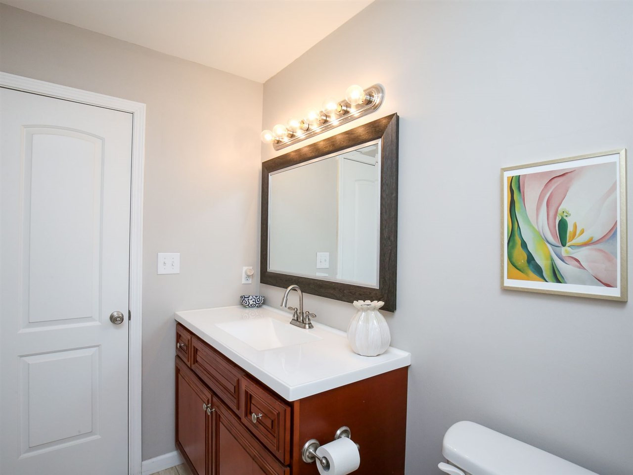 4012 Cardigan Place Raleigh, NC 27609 - Photo 23 of 30 Upstairs Full Bath!